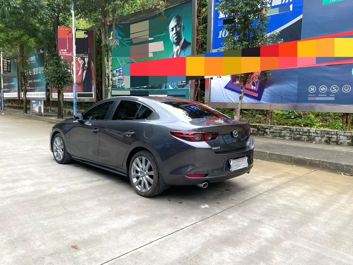 Mazda Axela