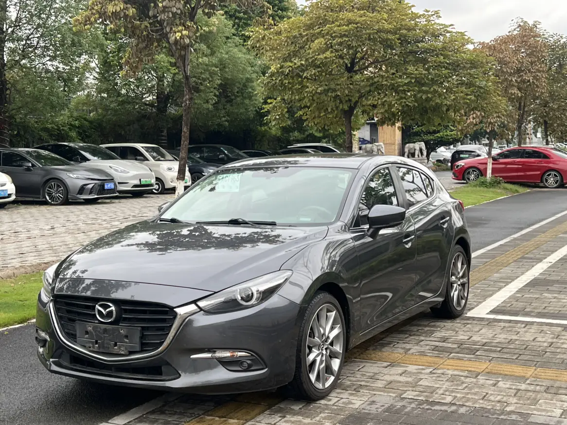 Mazda Axela