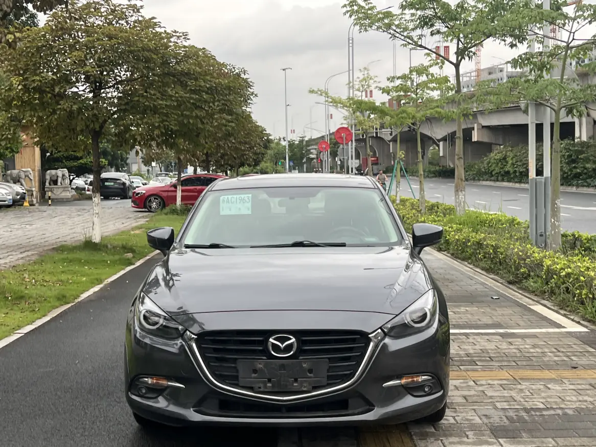 Mazda Axela