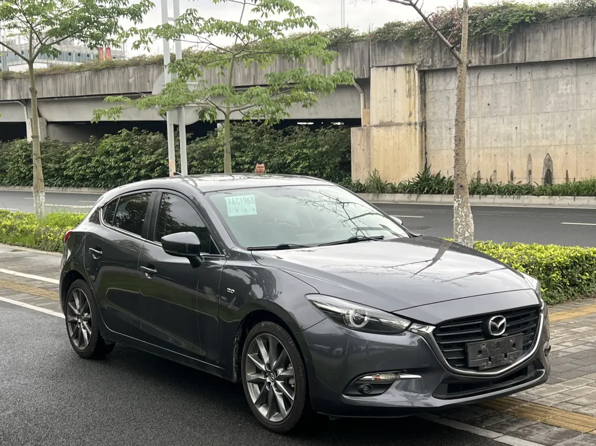Mazda Axela