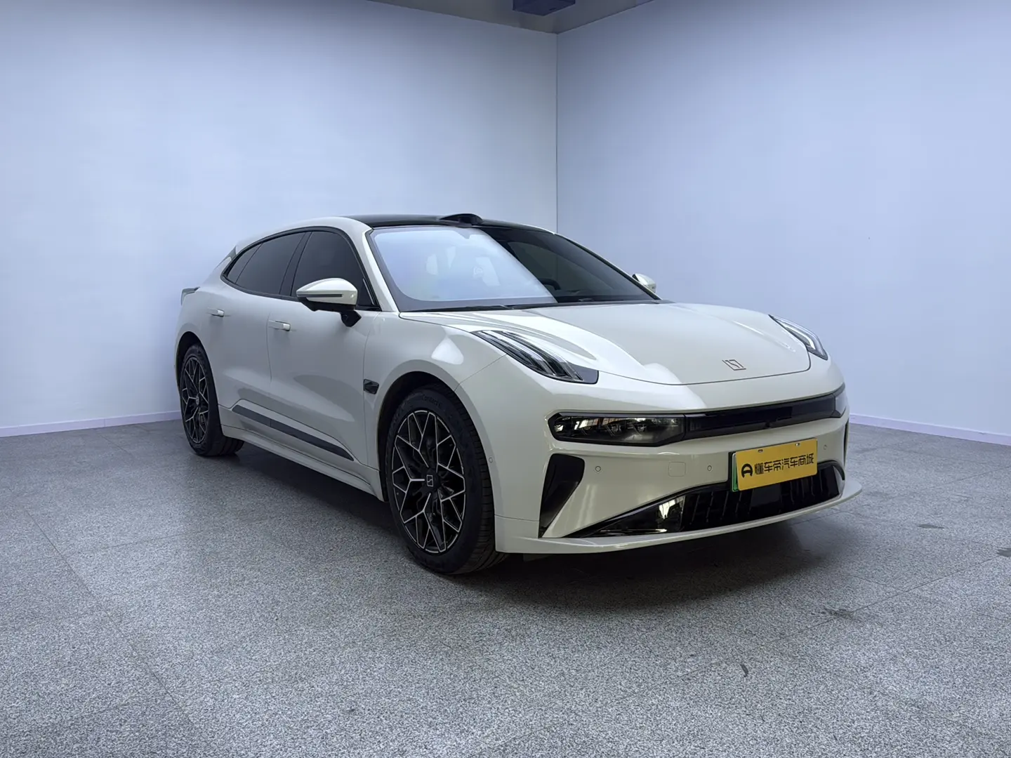 ZEEKR 001