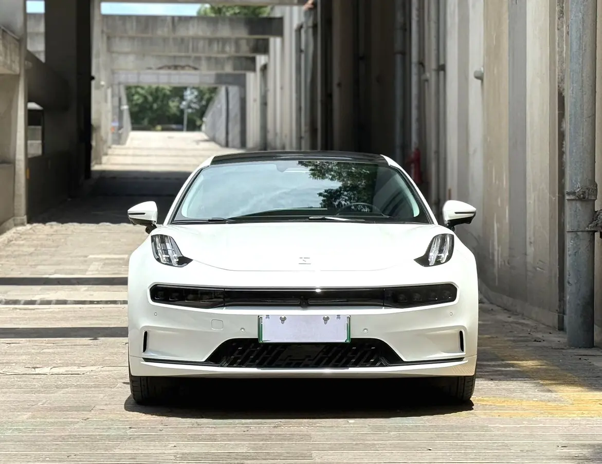 ZEEKR 001