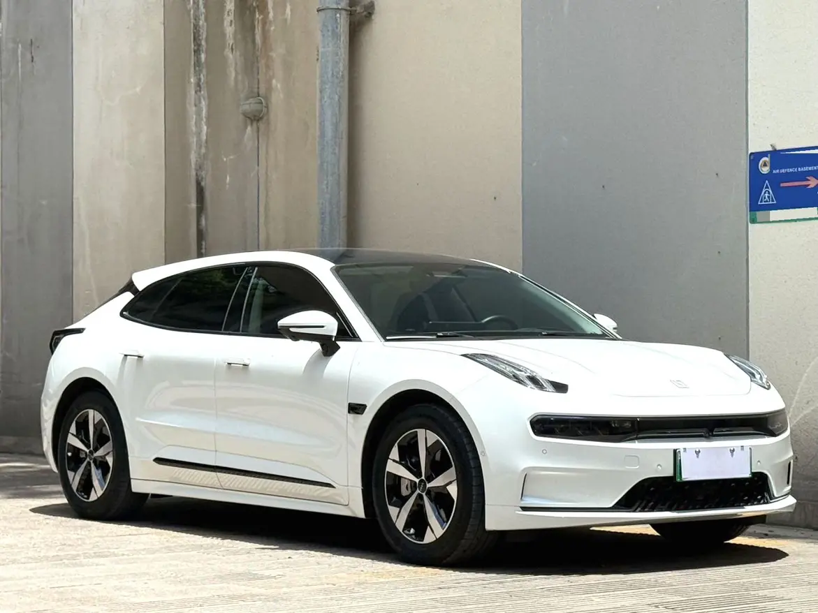 ZEEKR 001