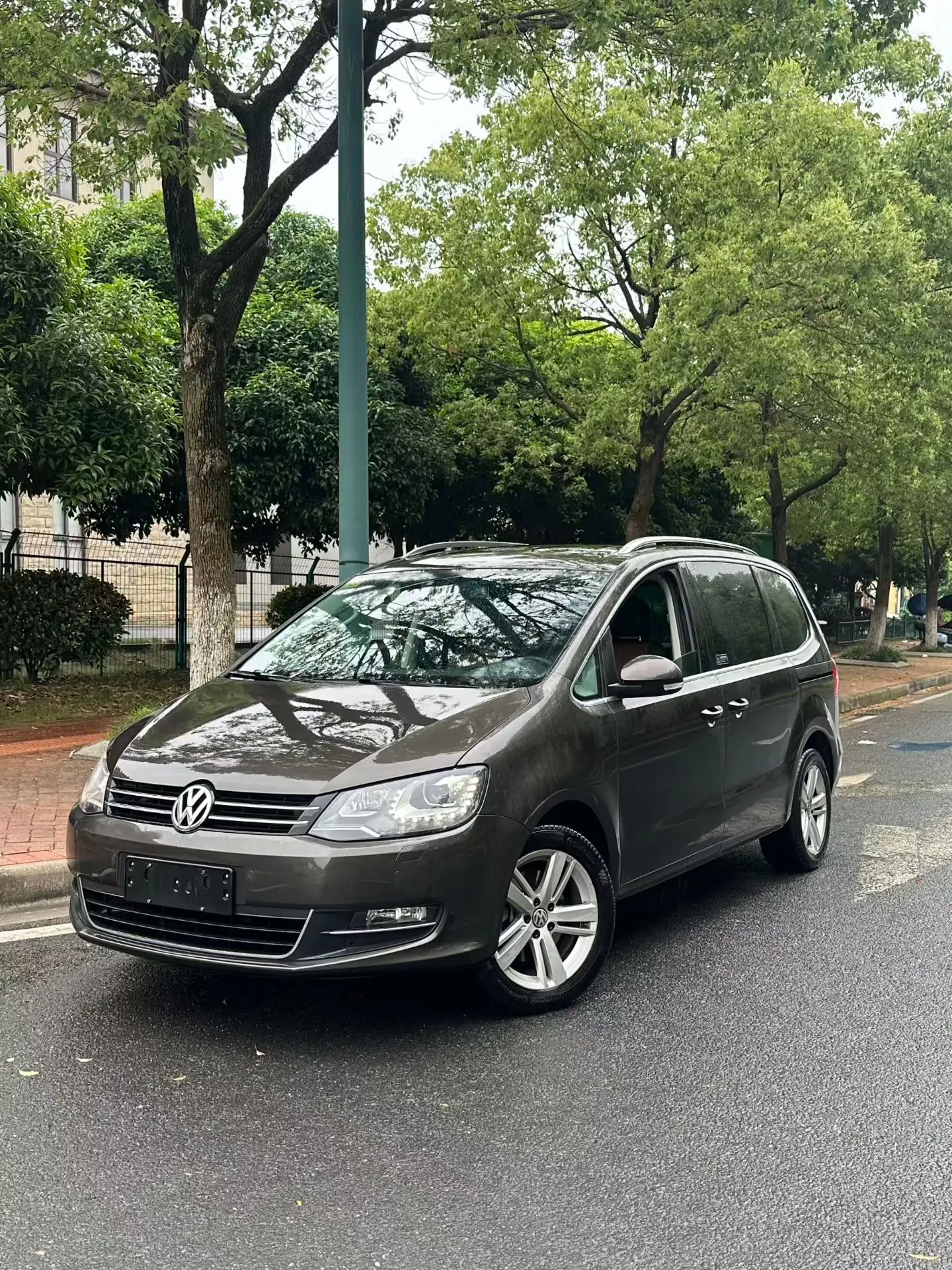 Volkswagen Sharon