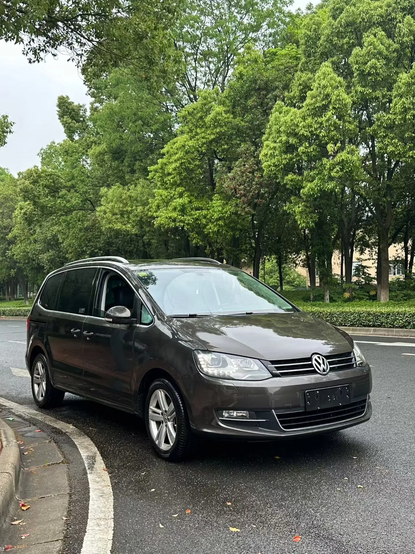 Volkswagen Sharon