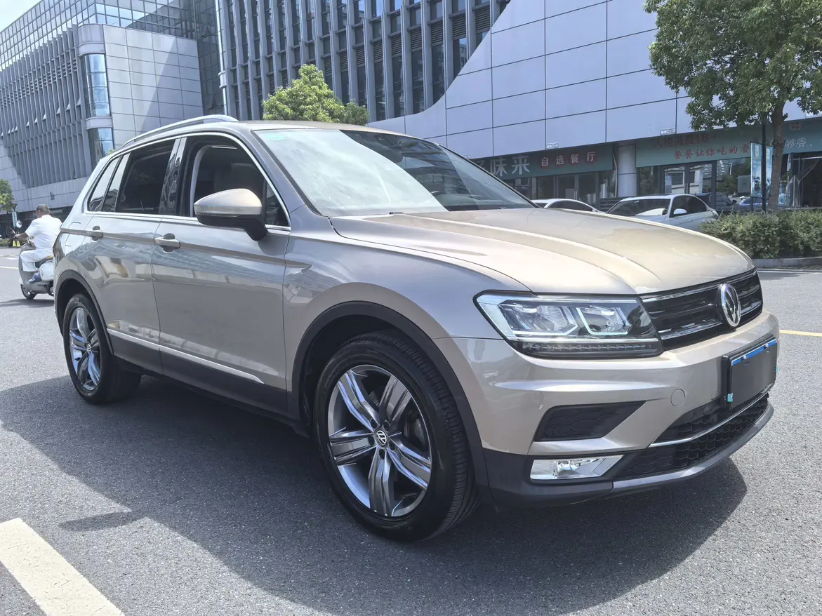 Volkswagen Tiguan (Tharu)