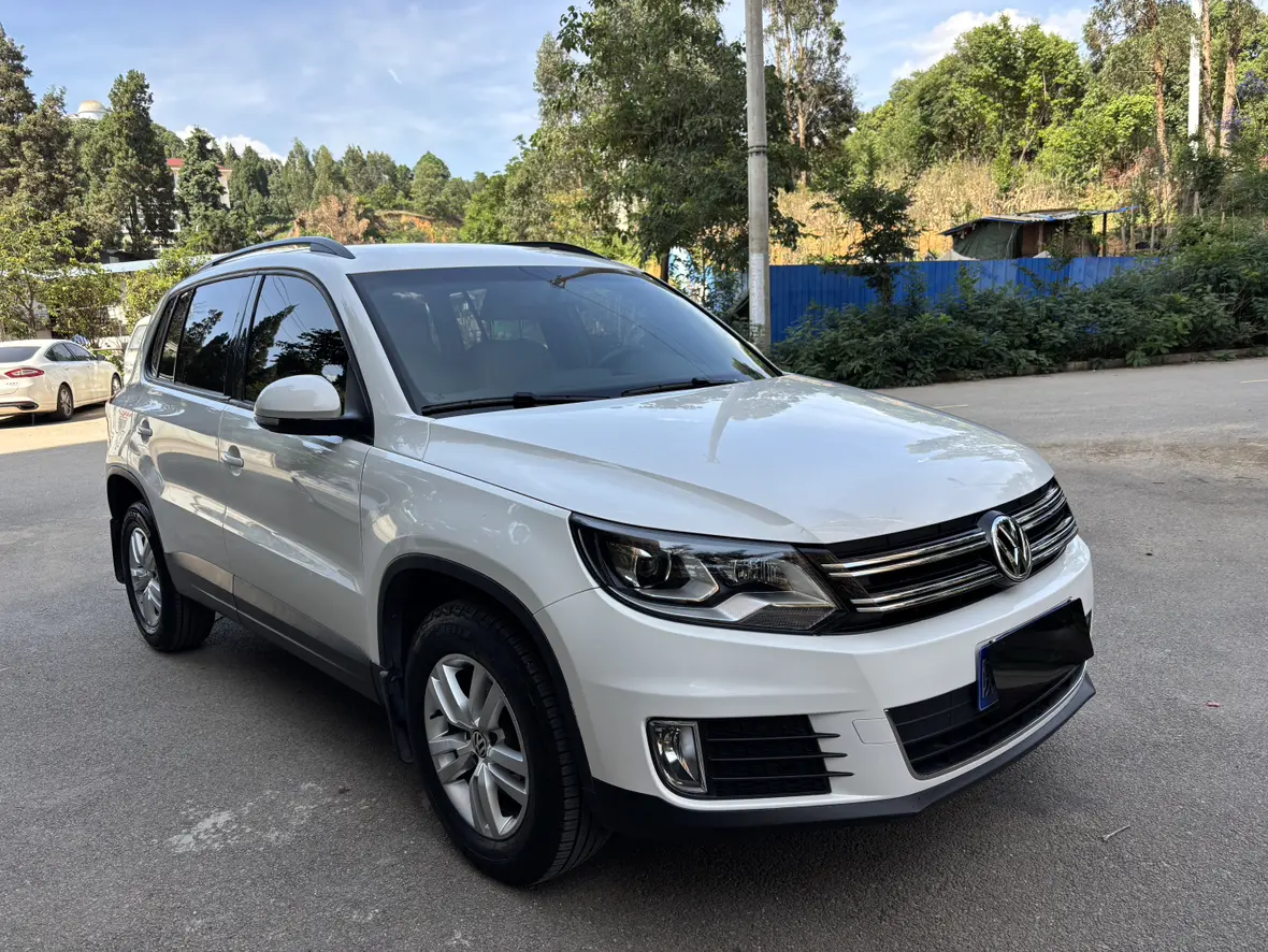 Volkswagen Tiguan (Tharu)
