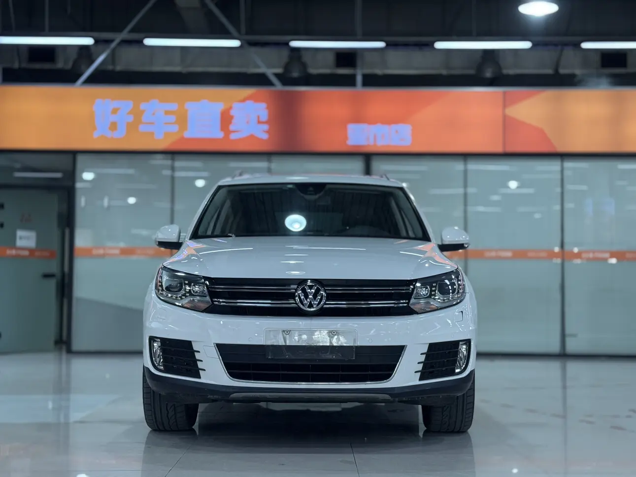Volkswagen Tiguan (Tharu)