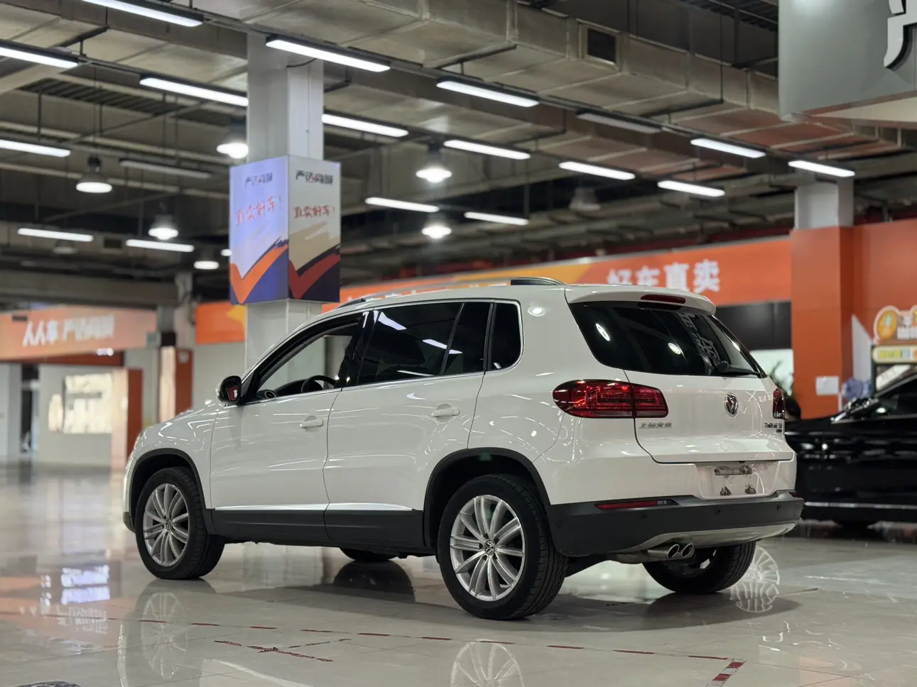 Volkswagen Tiguan (Tharu)