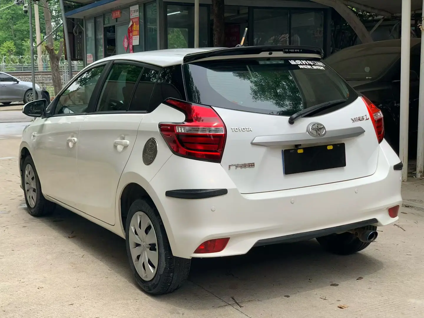 Toyota Yaris L