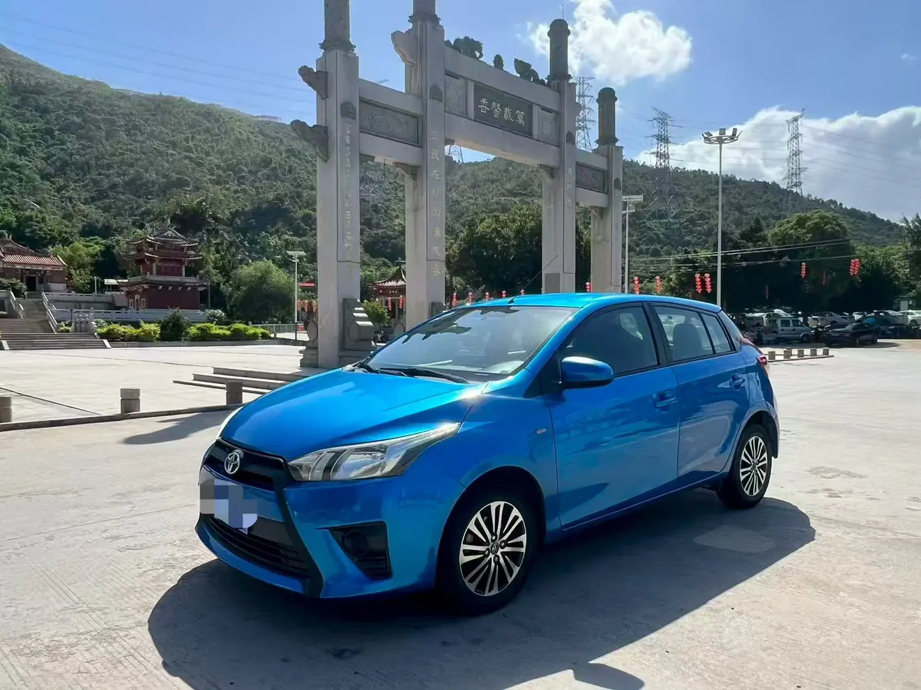 Toyota Yaris L