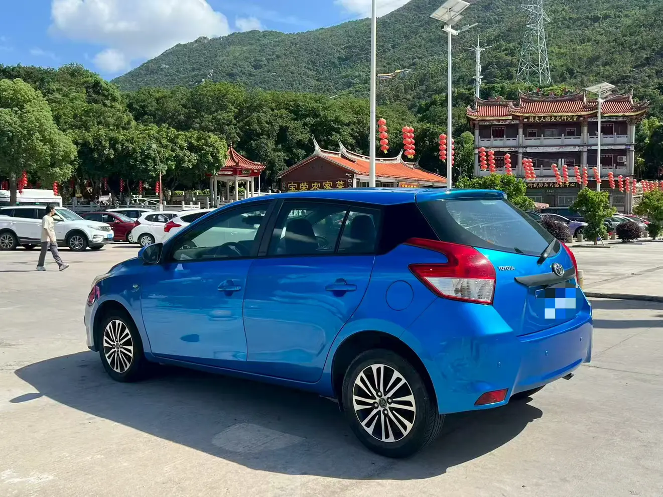 Toyota Yaris L