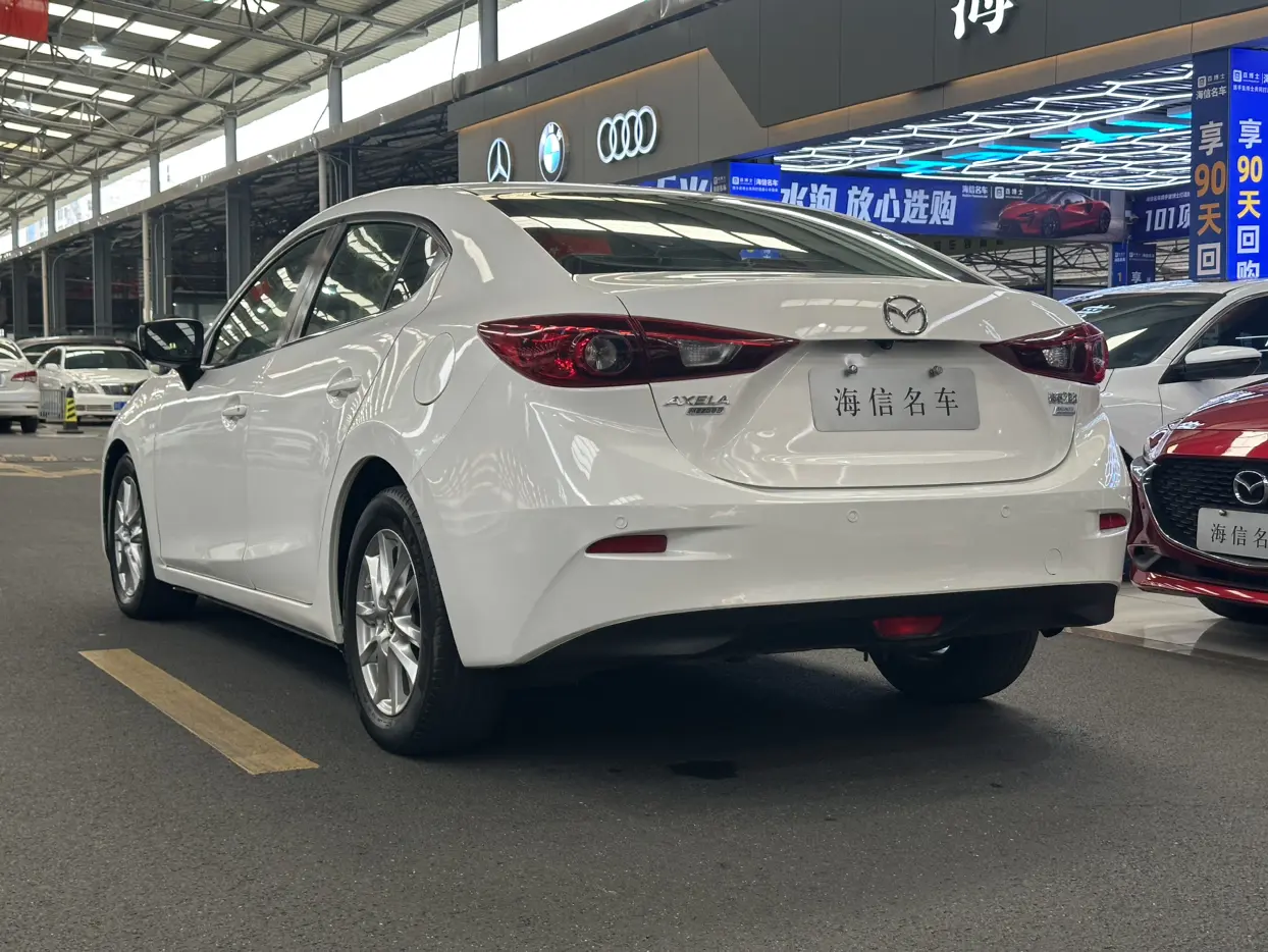 Mazda Axela