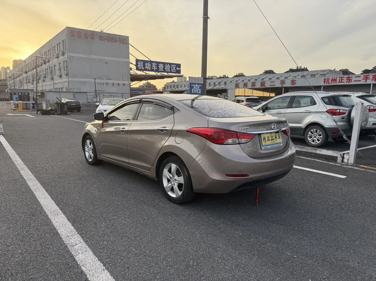 Hyundai Elantra