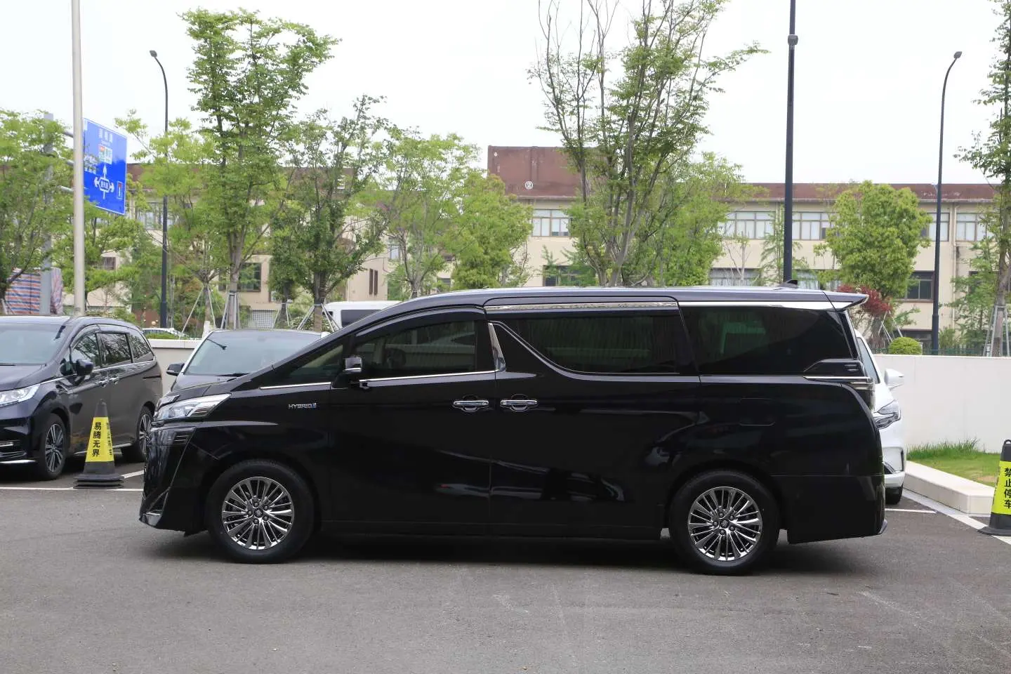 Toyota Crown Wellfire