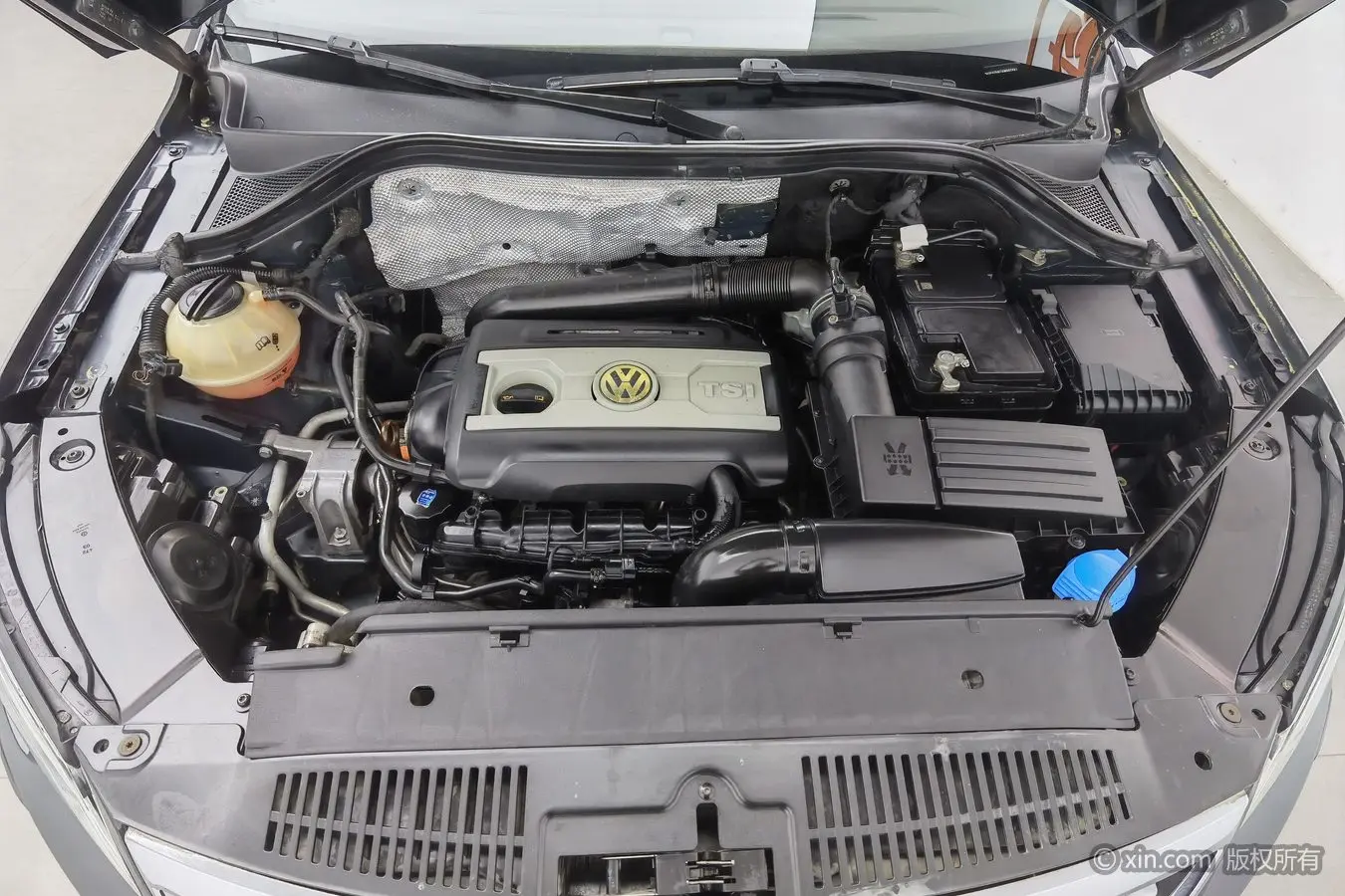 Volkswagen Tiguan (Tharu)