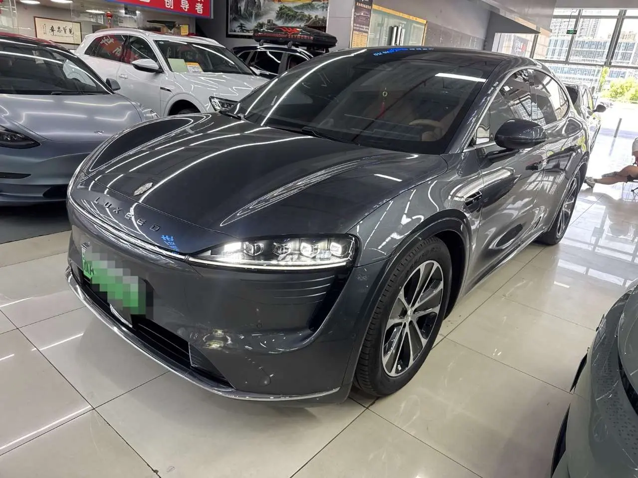 Luxeed Zhijie R7