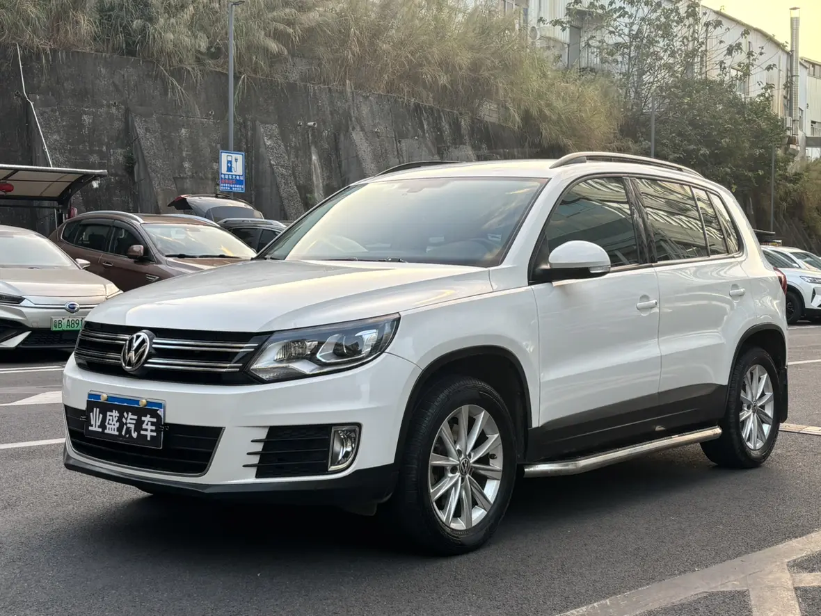 Volkswagen Tiguan (Tharu)