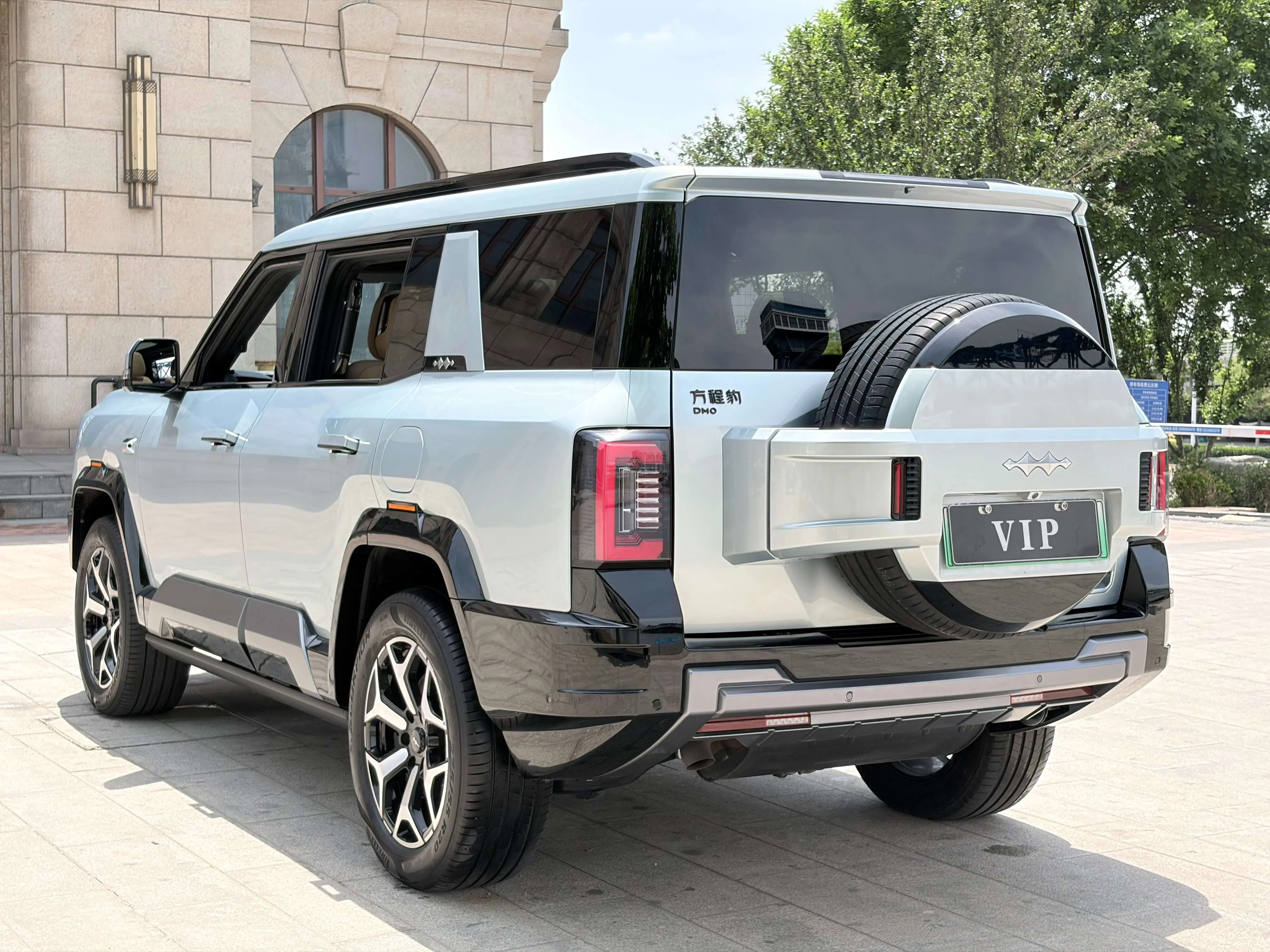 BYD Leopard Leopard 8