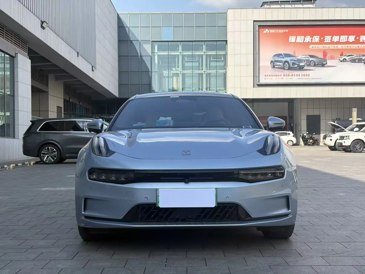 ZEEKR 001