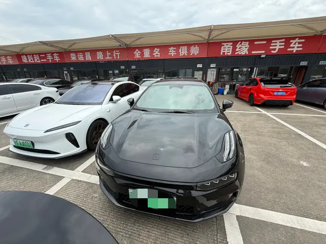 ZEEKR 001