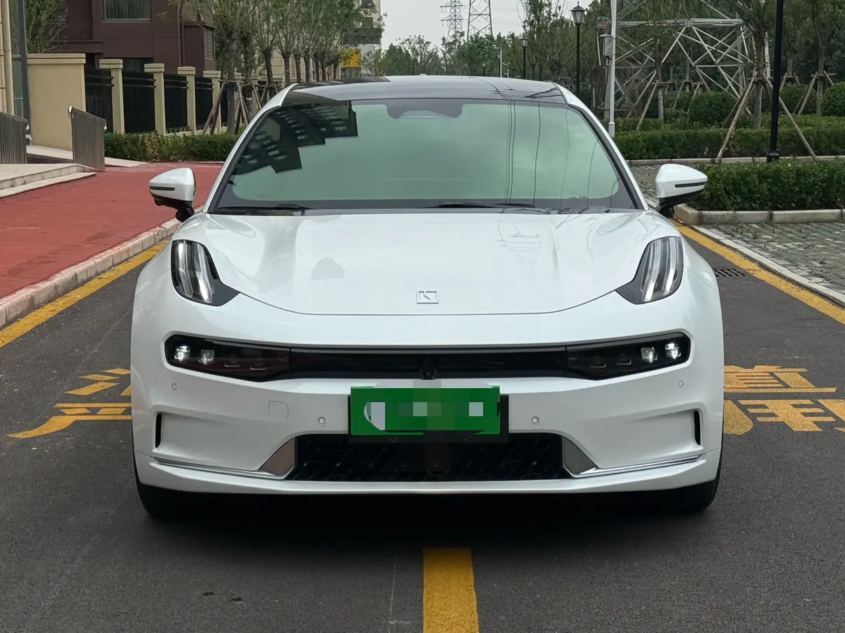 ZEEKR 001