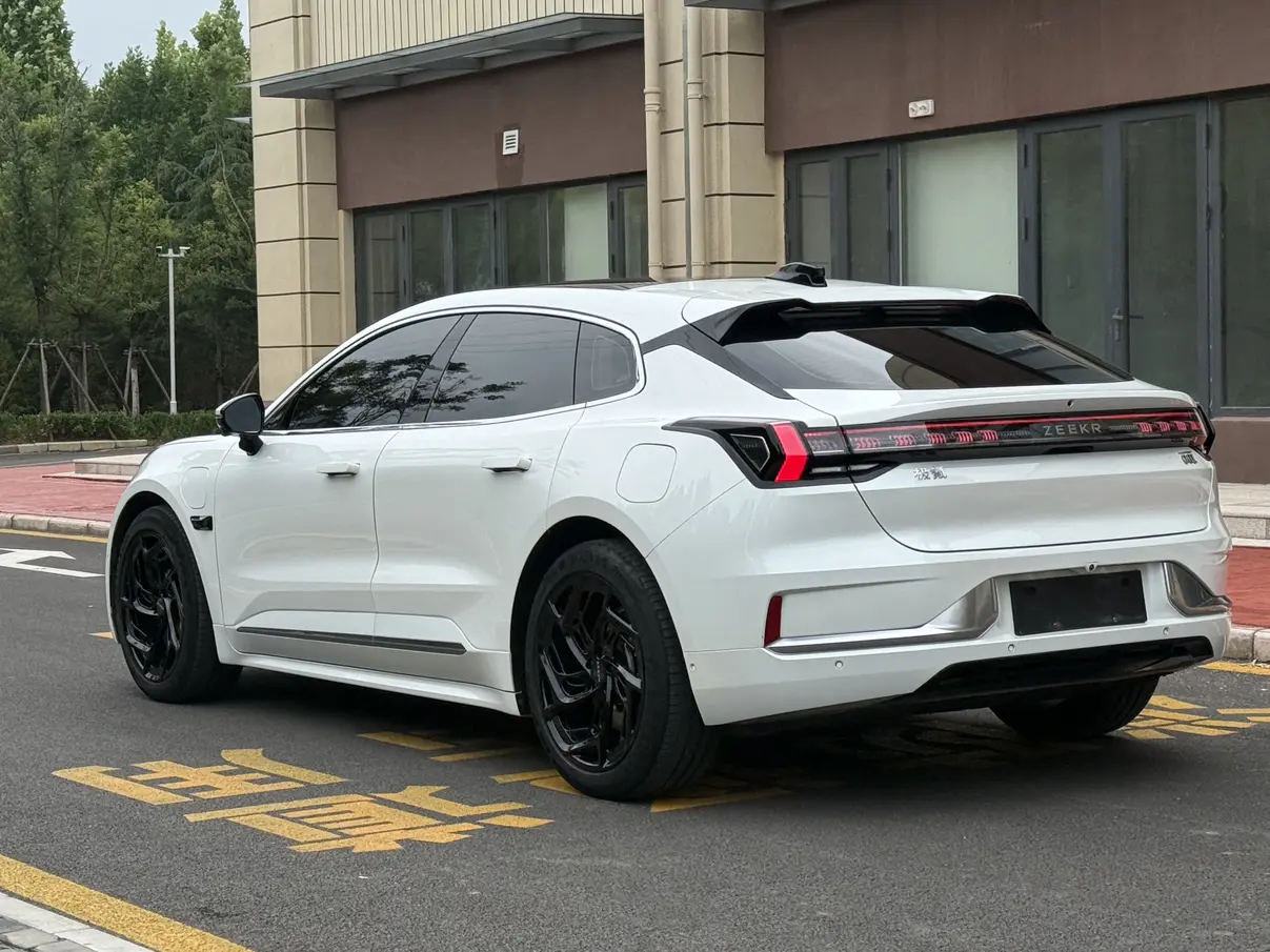 ZEEKR 001