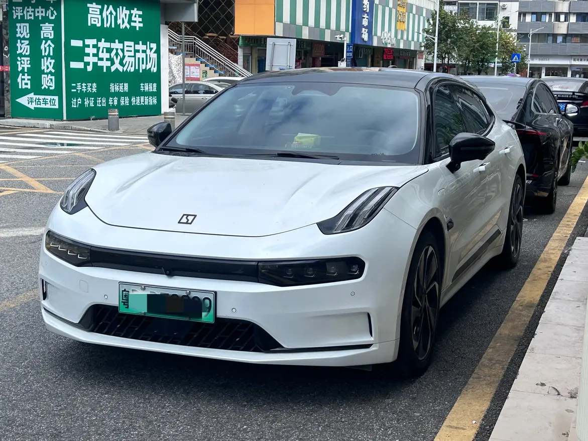 ZEEKR 001
