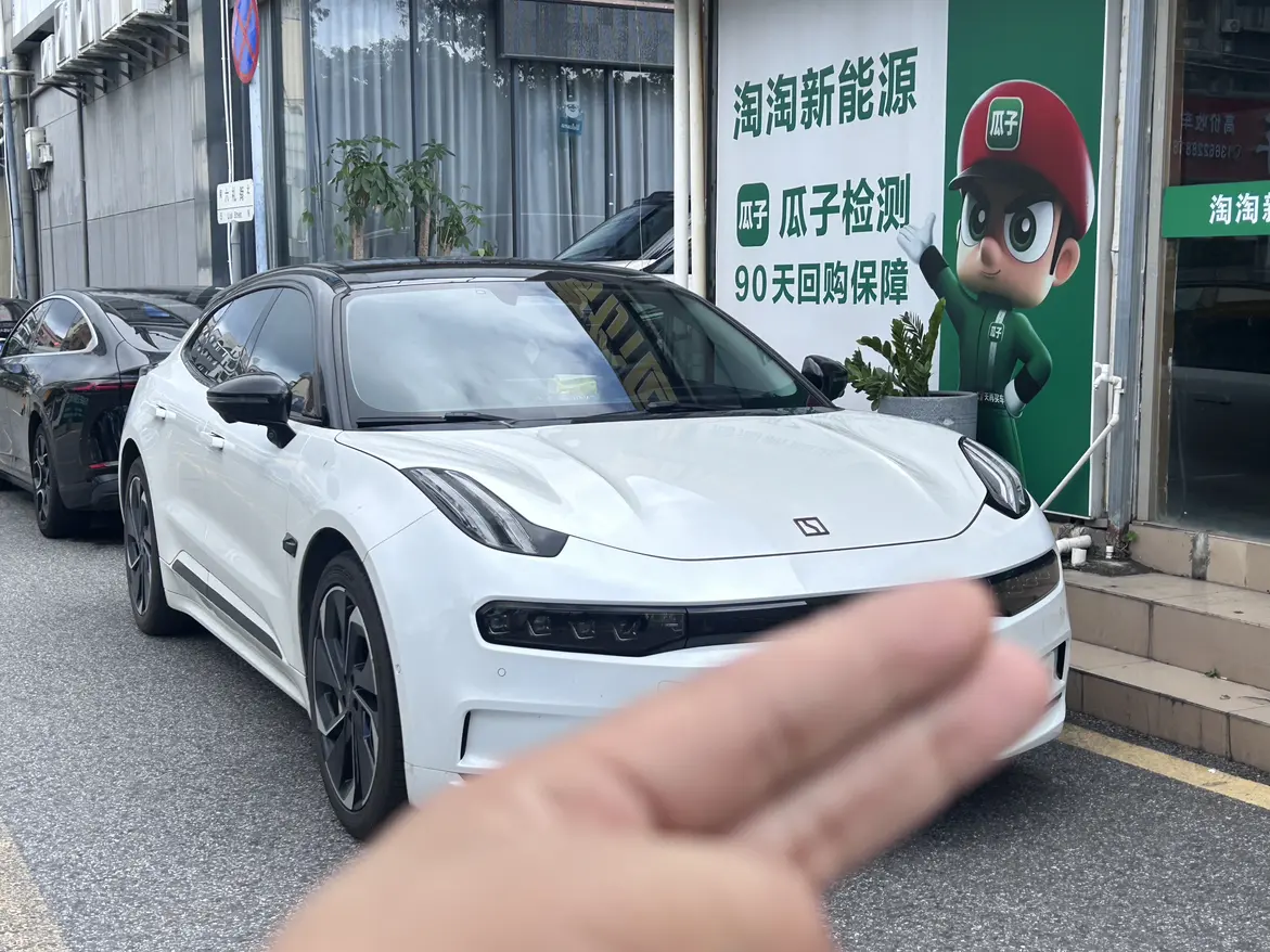 ZEEKR 001