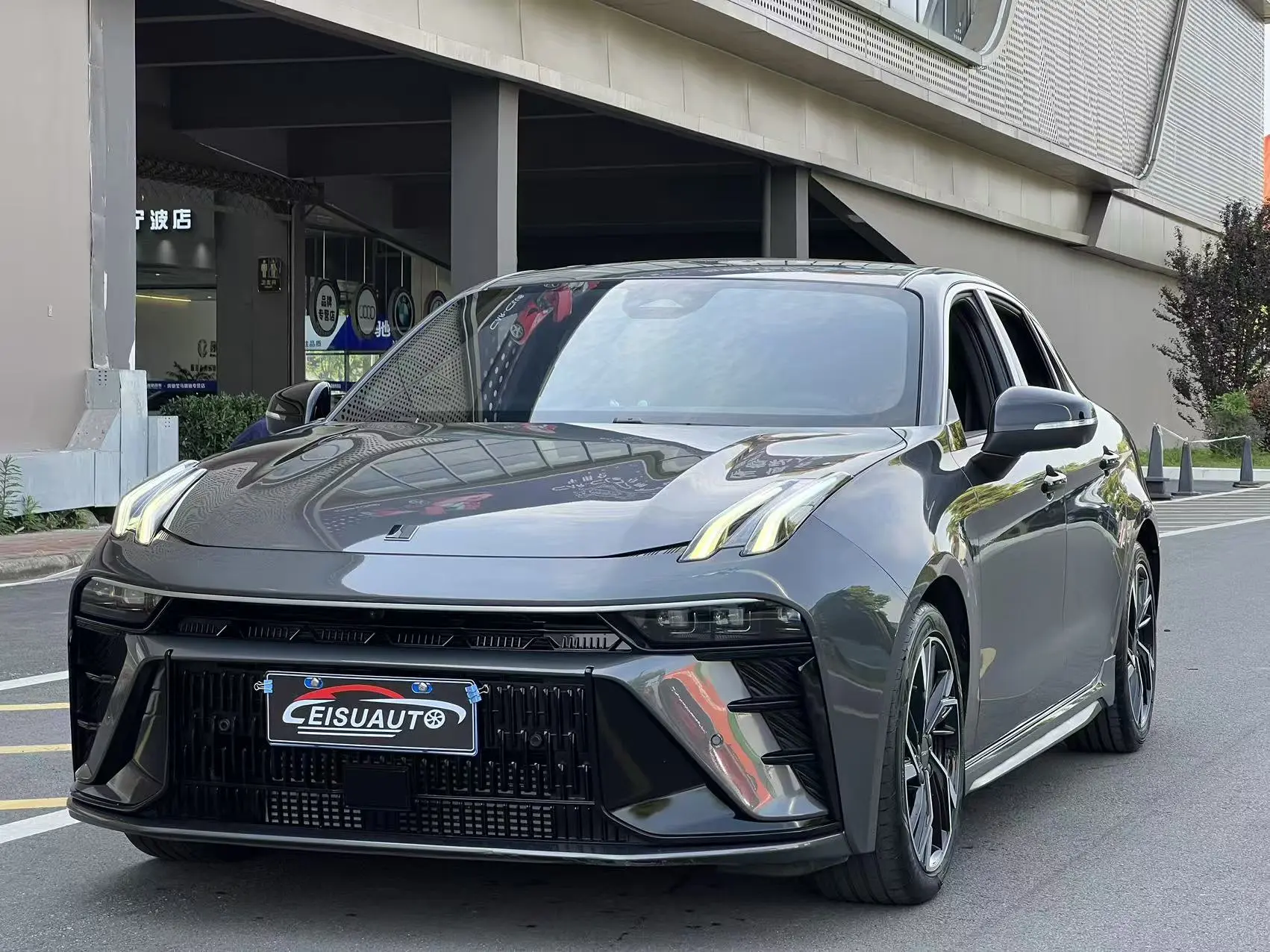 Lynk & Co 03