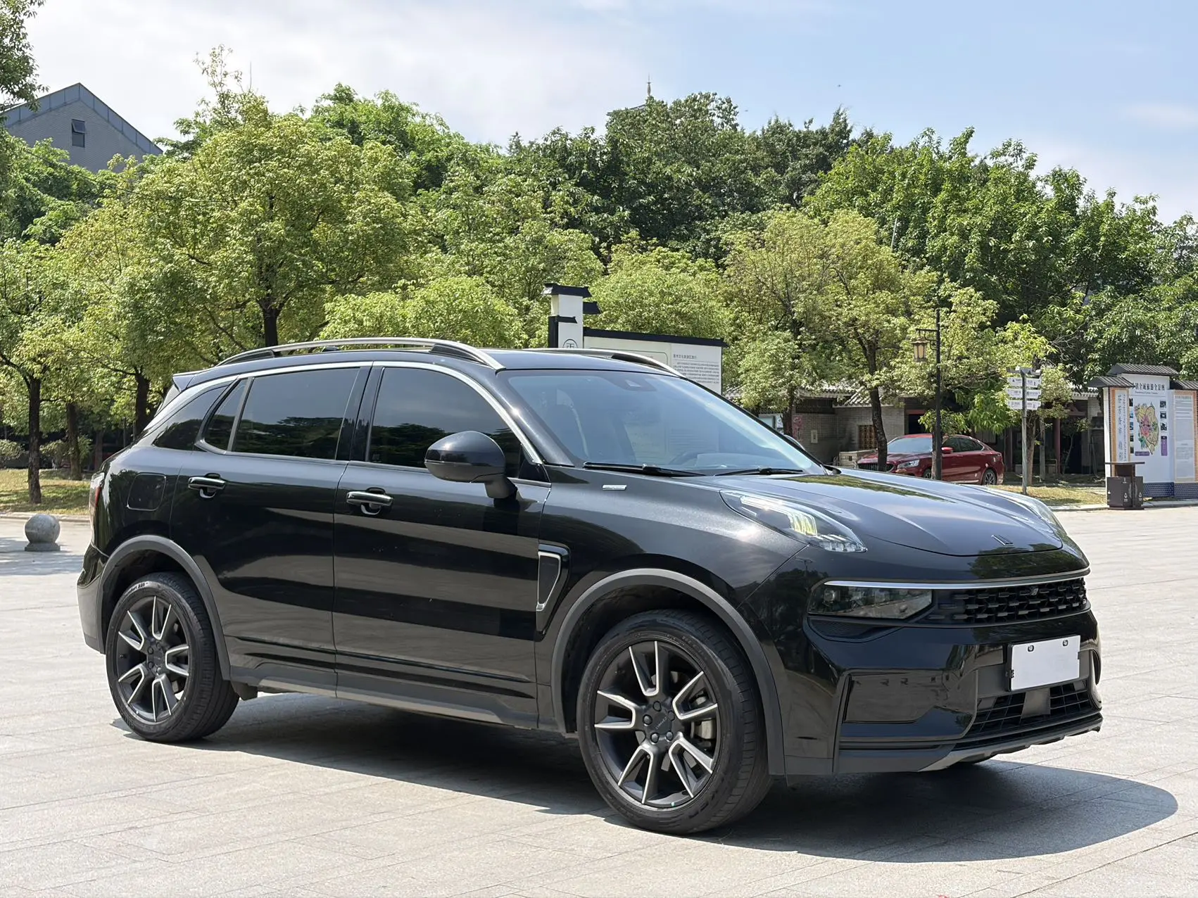 Lynk & Co 01