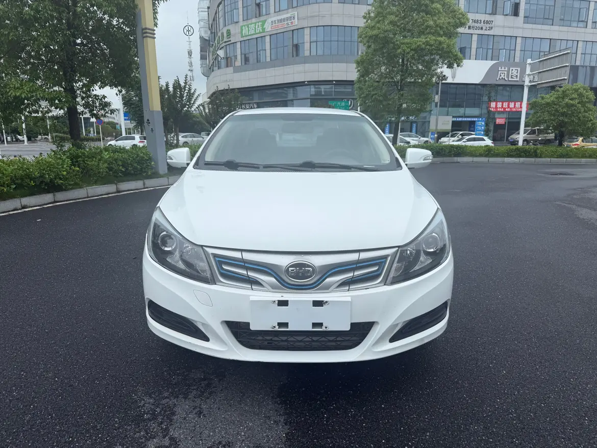 BYD e5