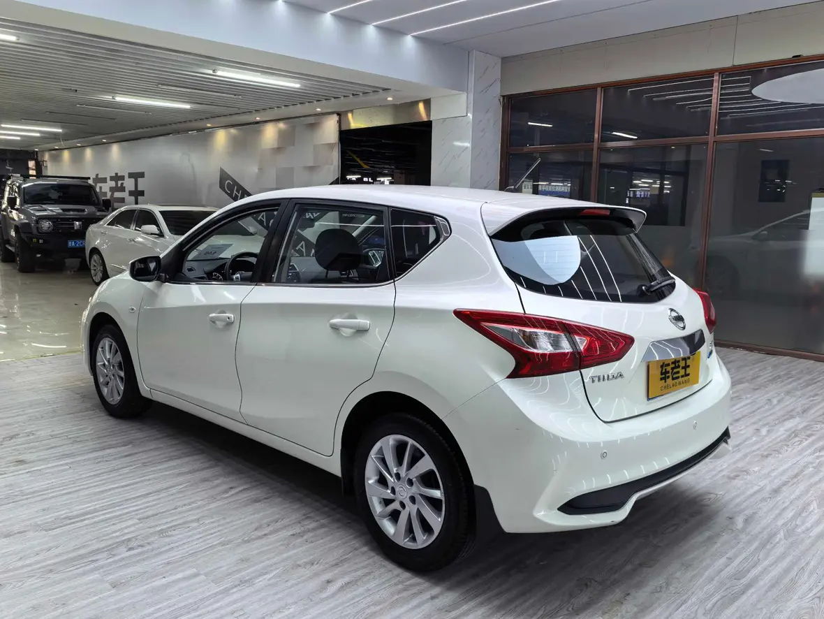 Nissan Tiida