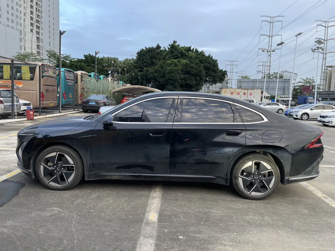 Wuling Starlight PHEV