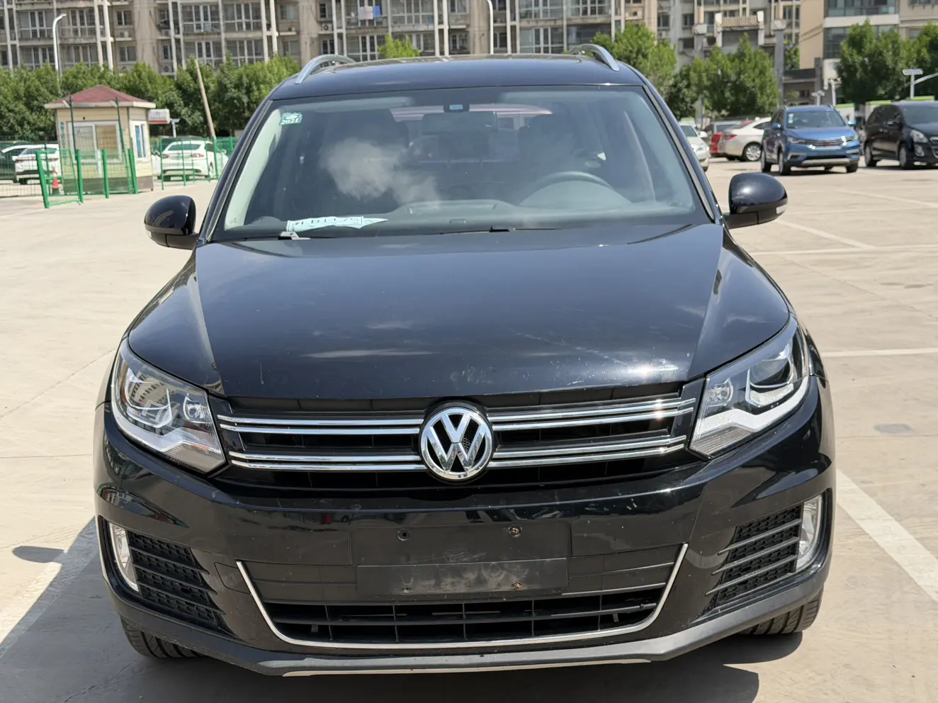 Volkswagen Tiguan (Tharu)