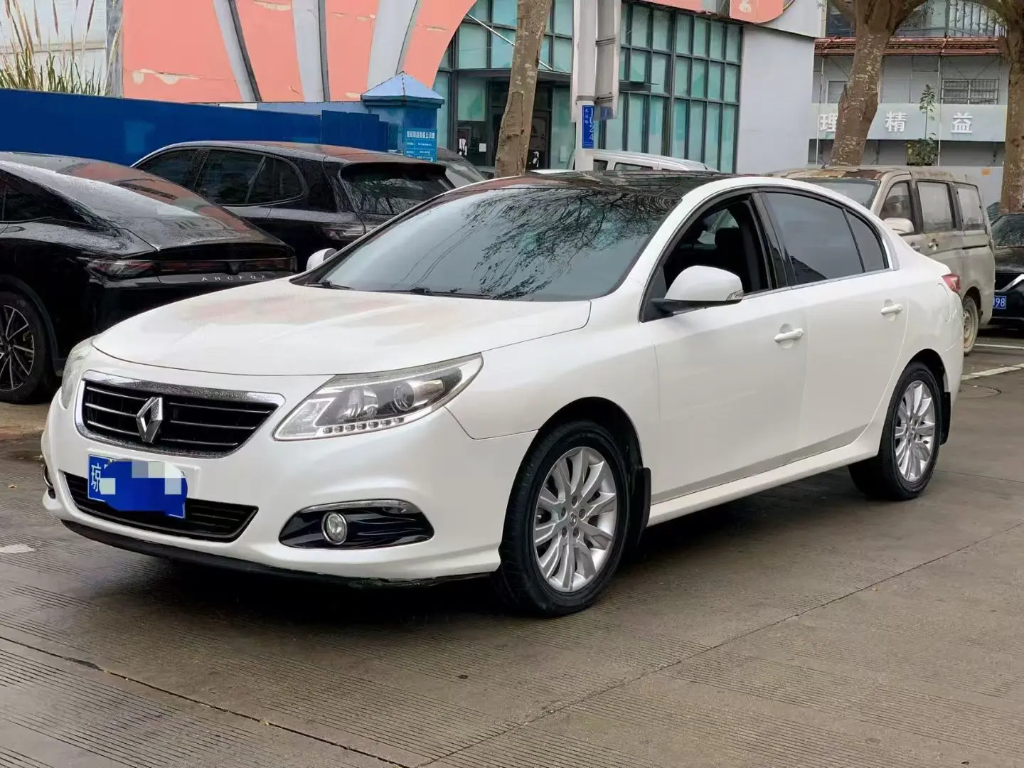 Renault Latitude