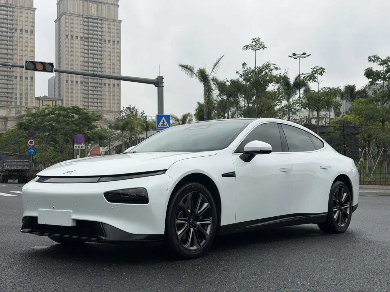 Xpeng P7