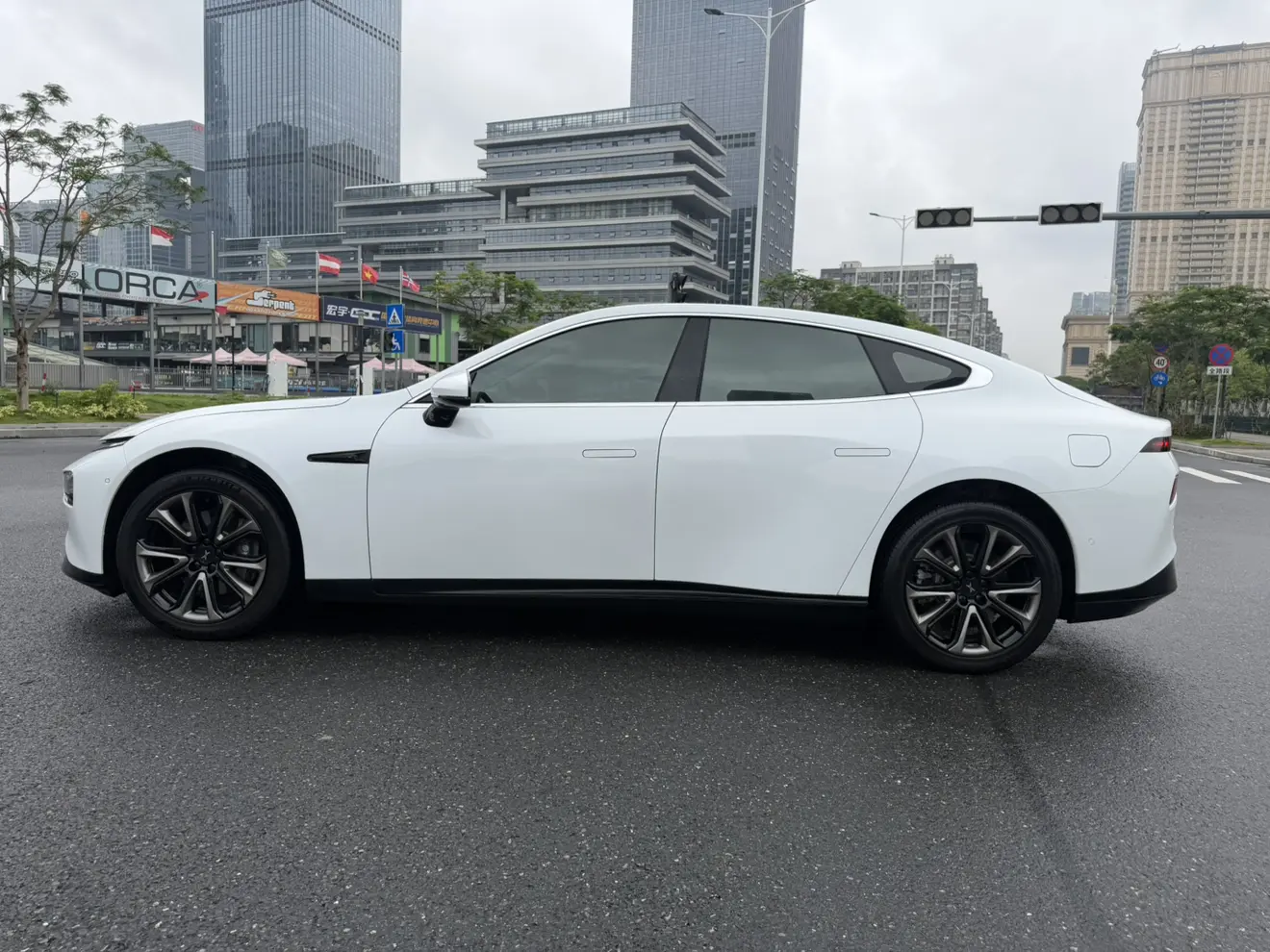 Xpeng P7