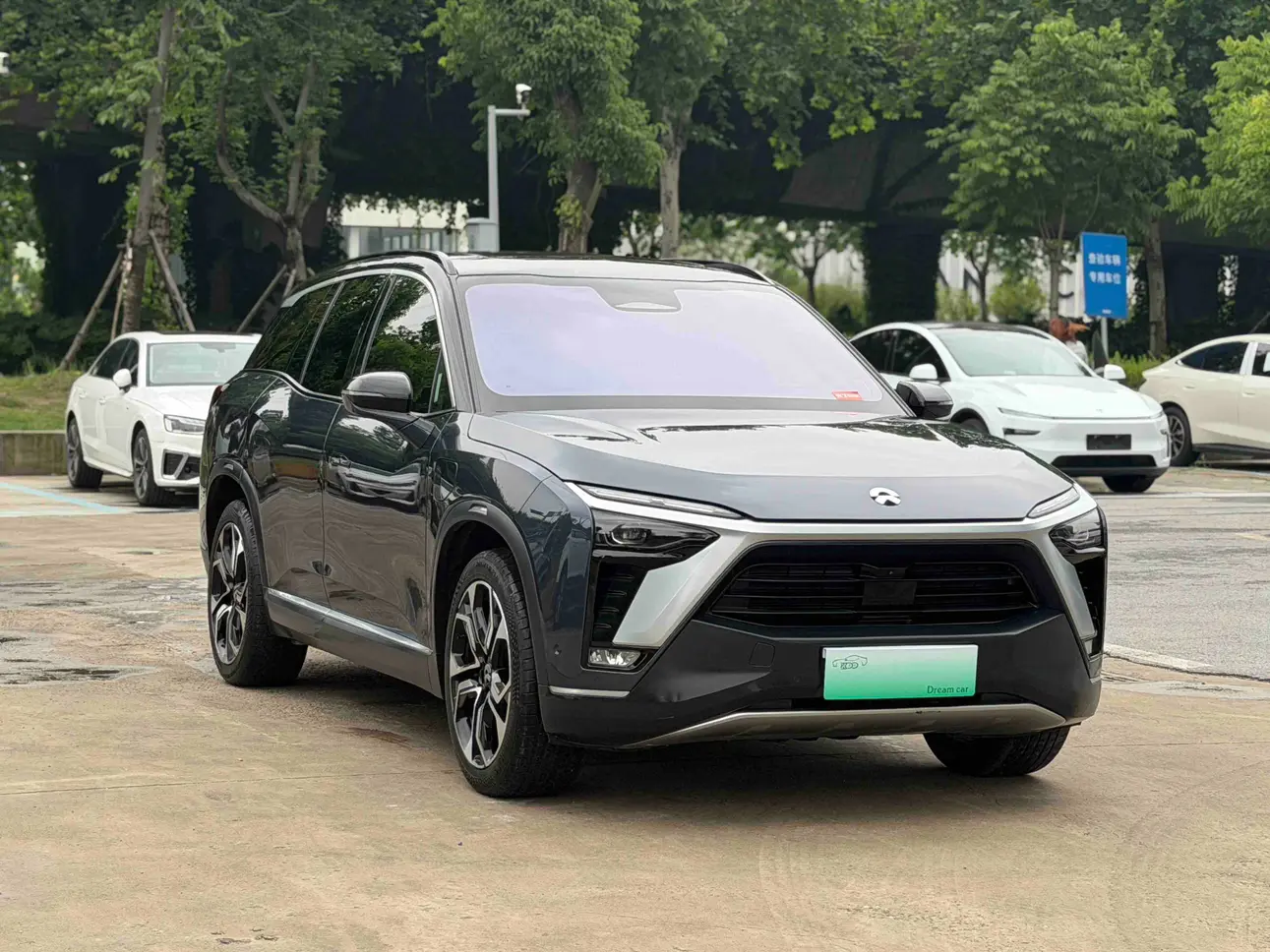 NIO ES8