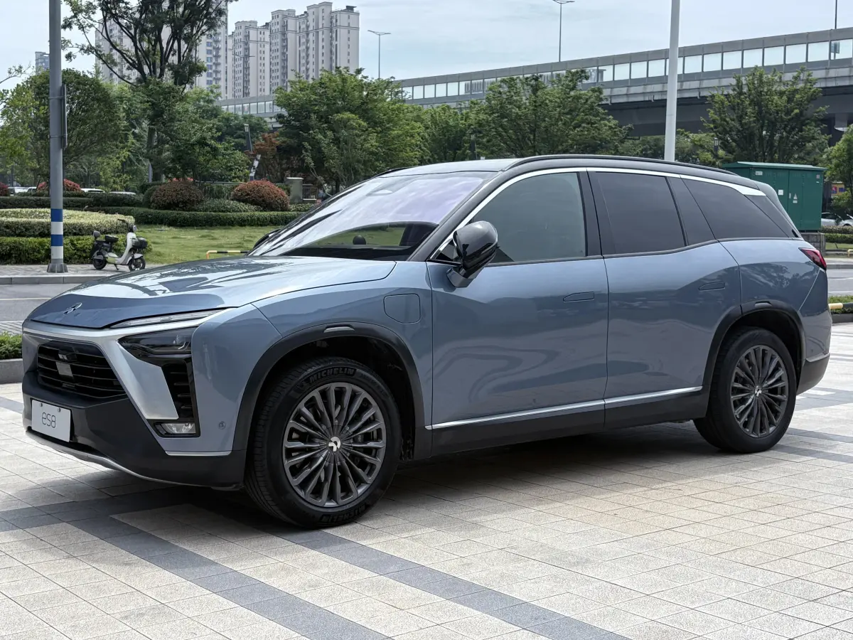 NIO ES8