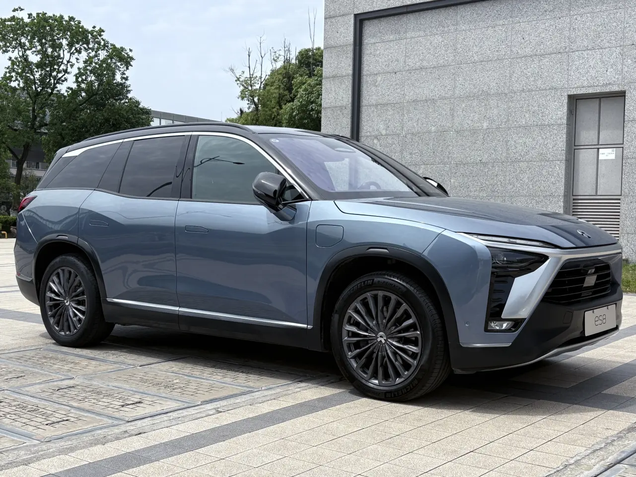 NIO ES8
