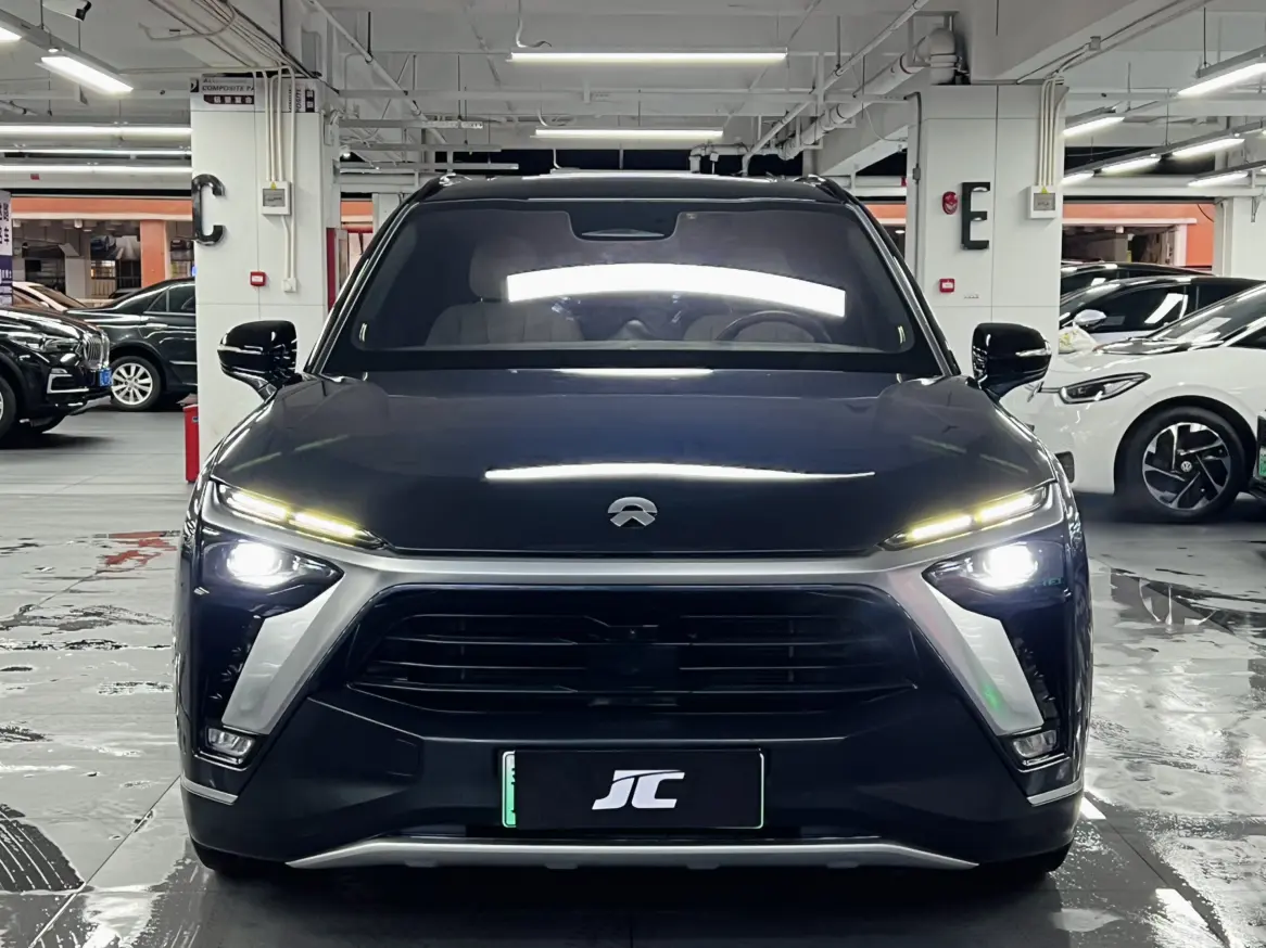 NIO ES8
