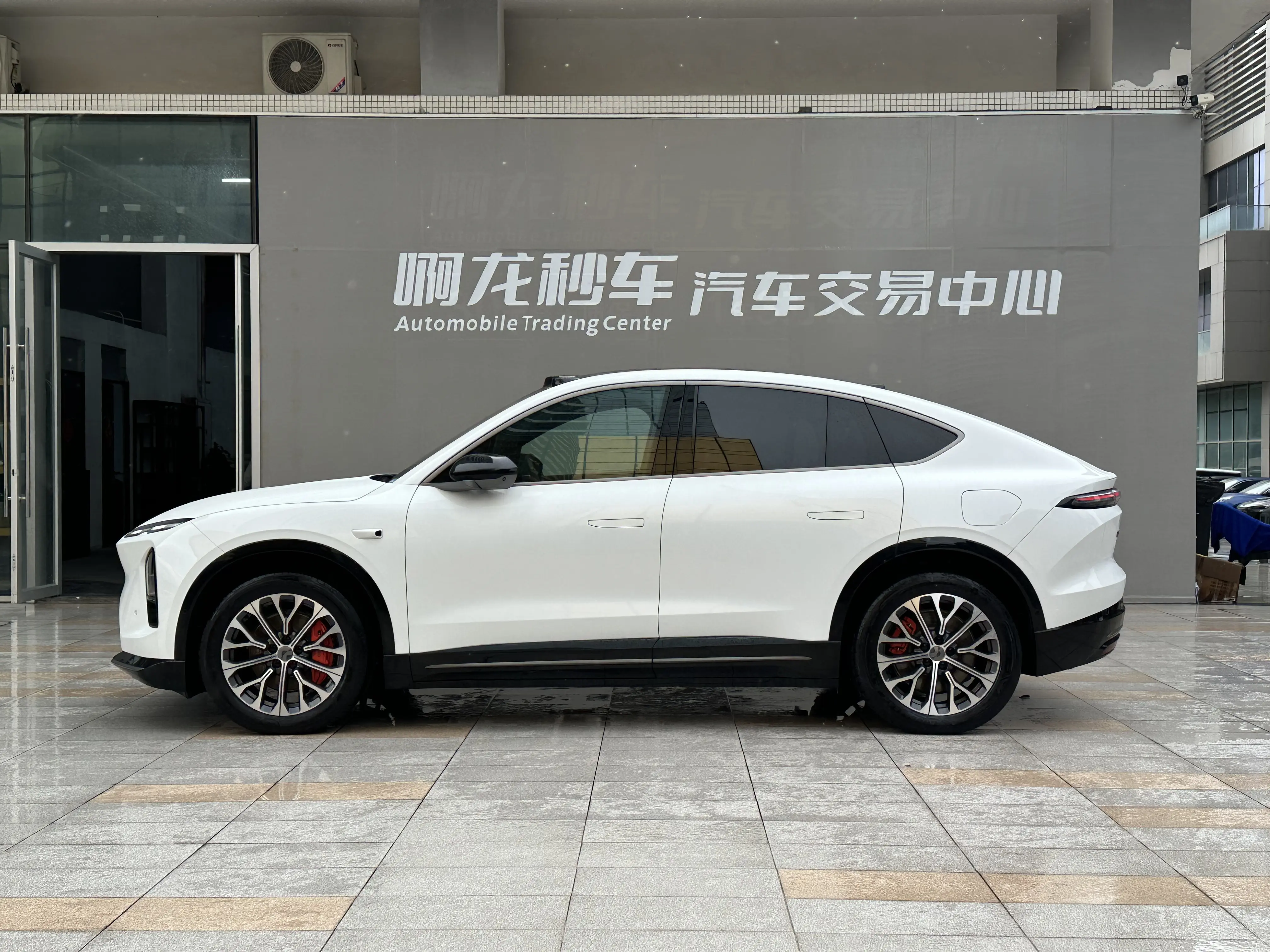 NIO EC6