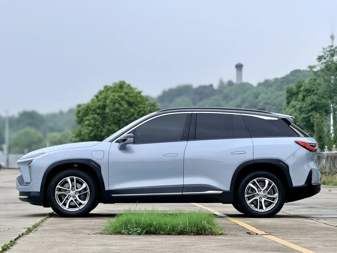 NIO ES6