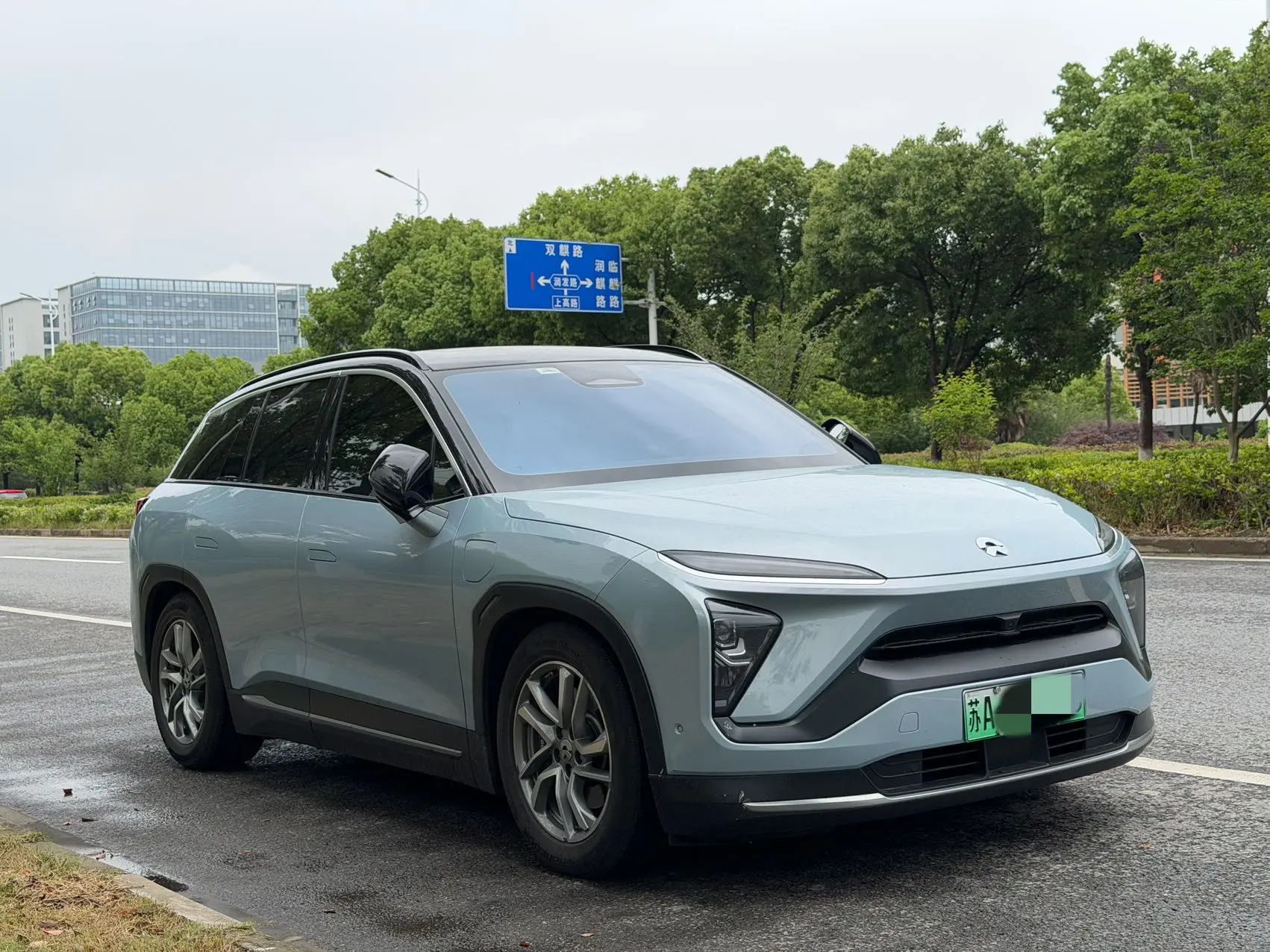 NIO ES6