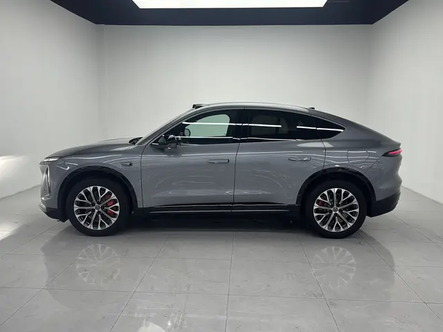 NIO ES6