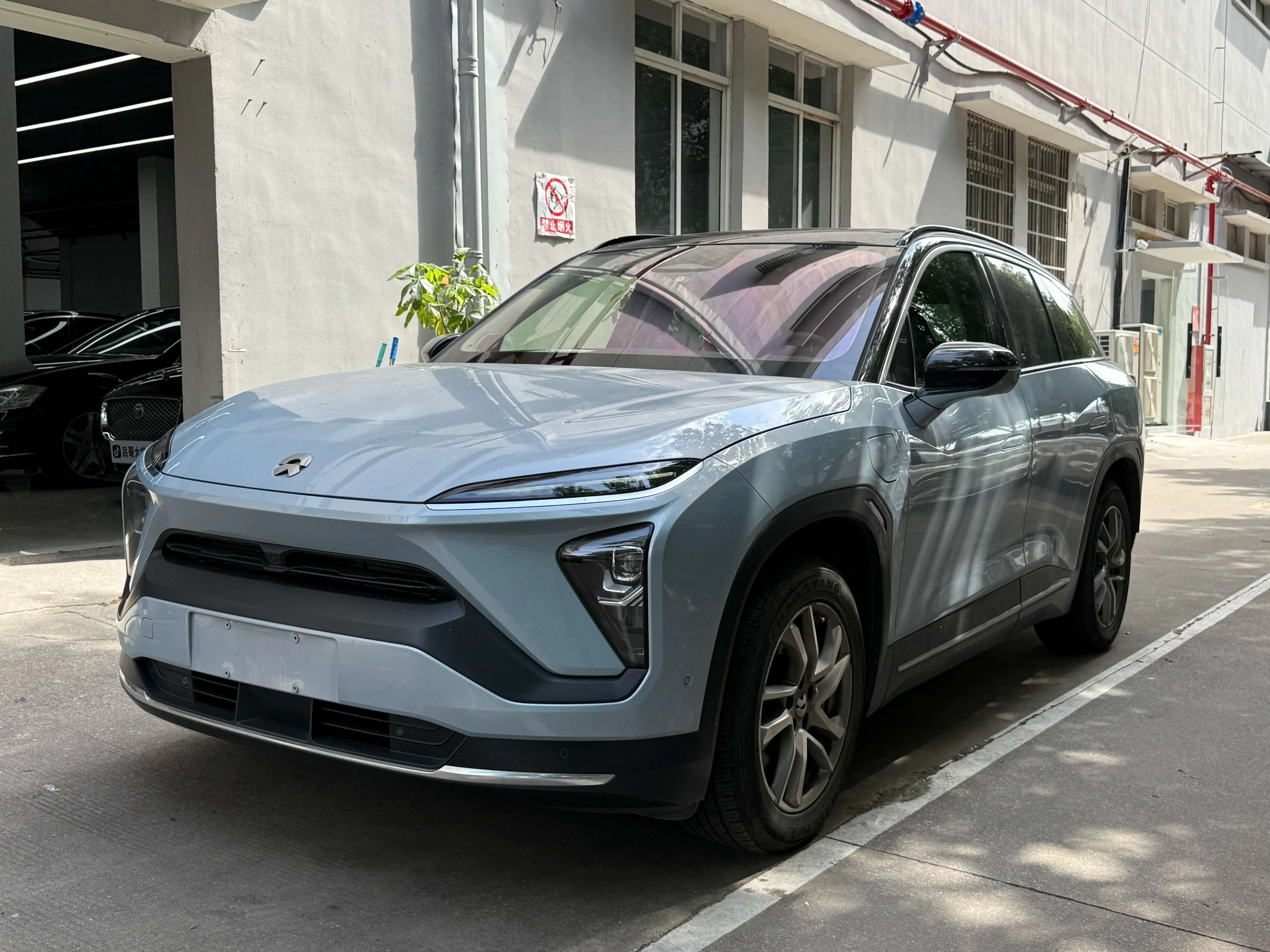 NIO ES6