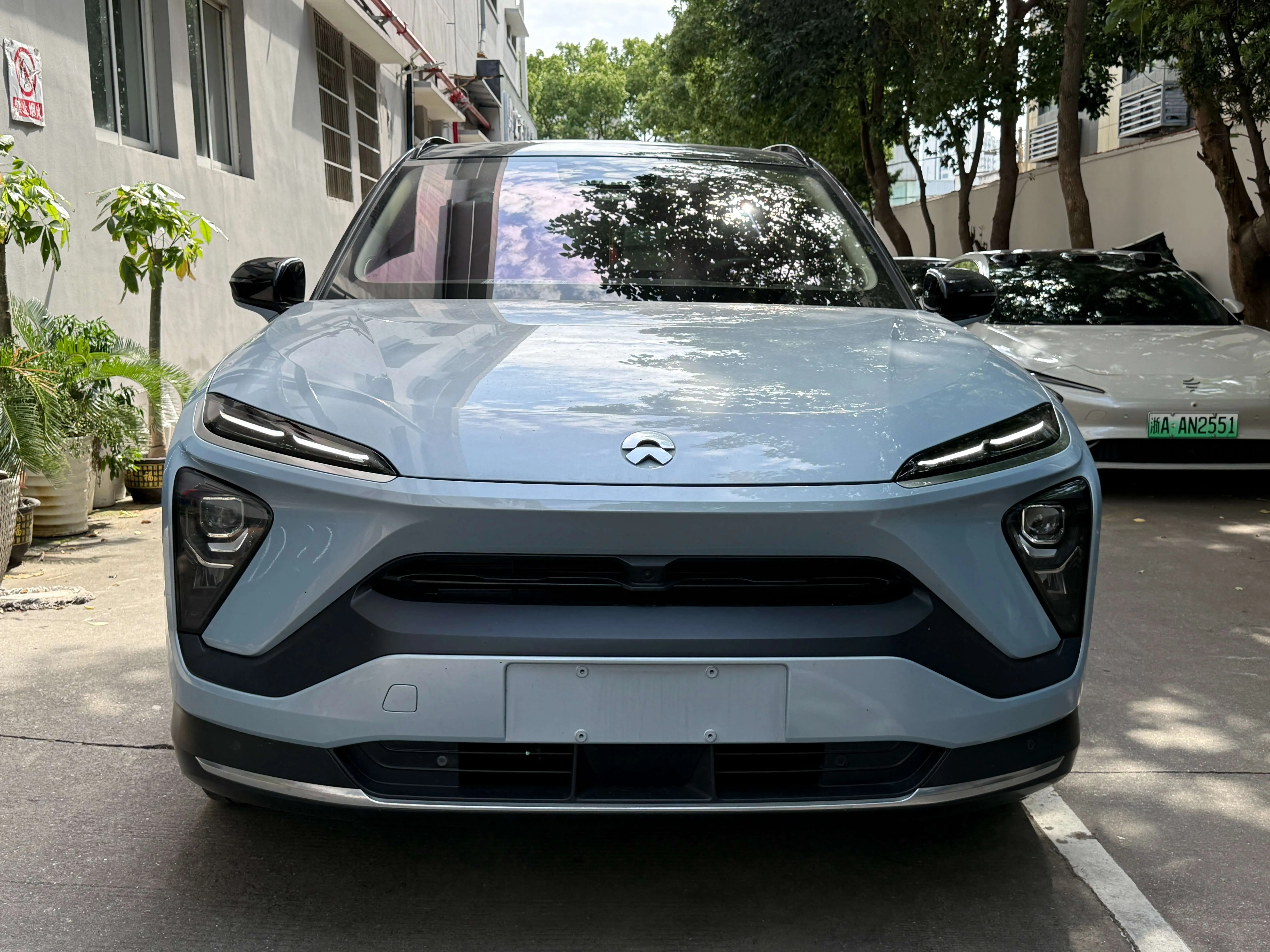 NIO ES6