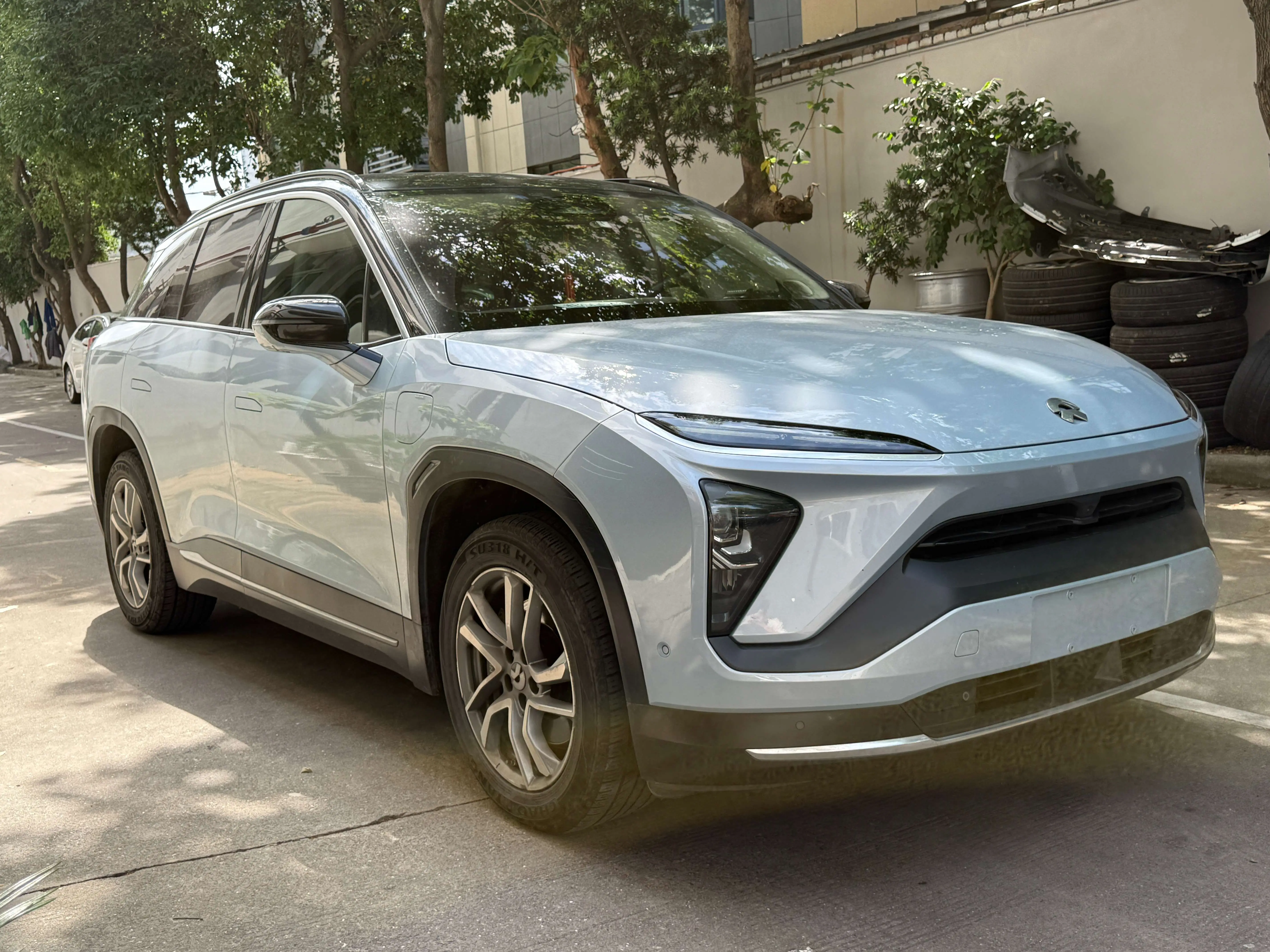 NIO ES6