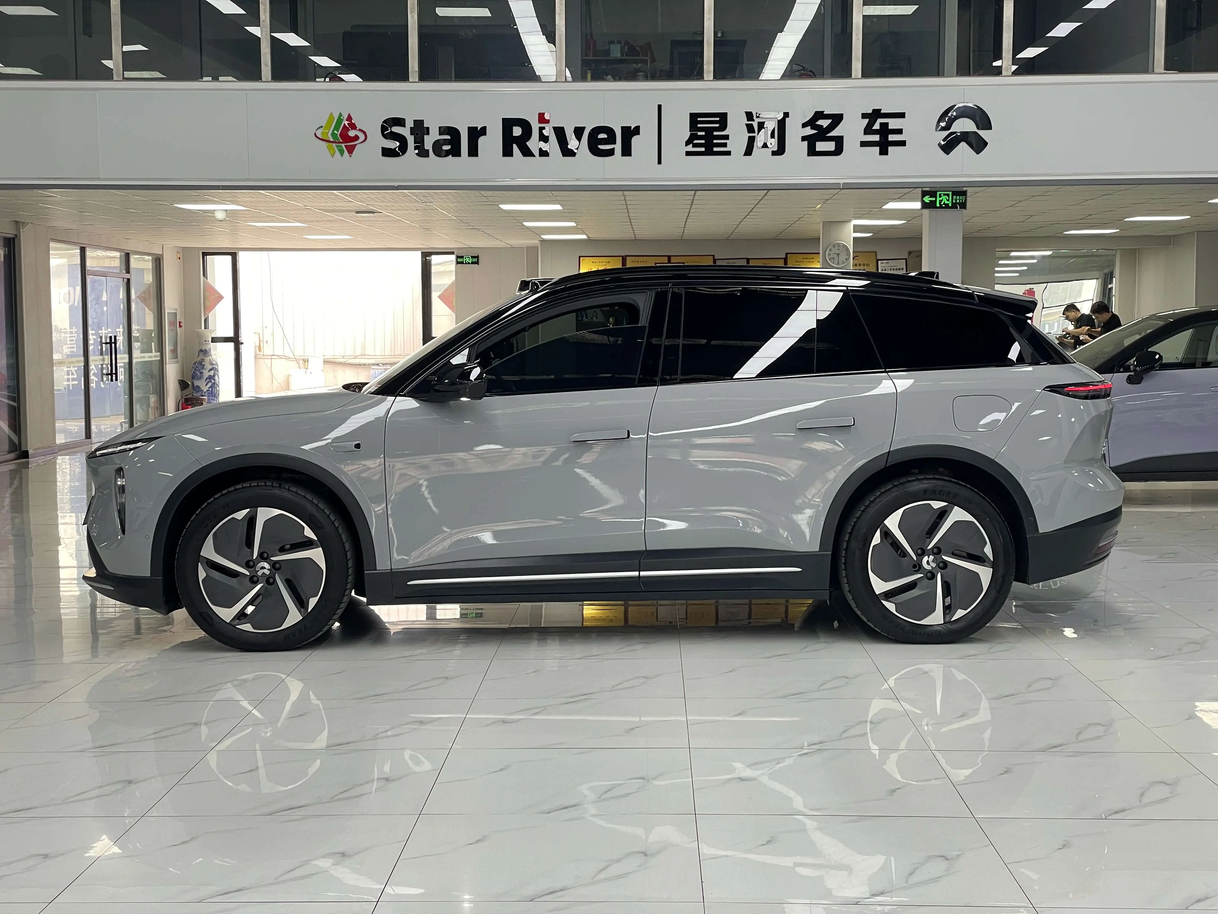 NIO ES6